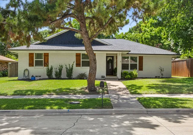 Photo 1 of Sale Pending at 323 Northwood Dr, Mc Kinney, TX 75071 | MLS# 21319513 | Listing updated on 2026-08-31