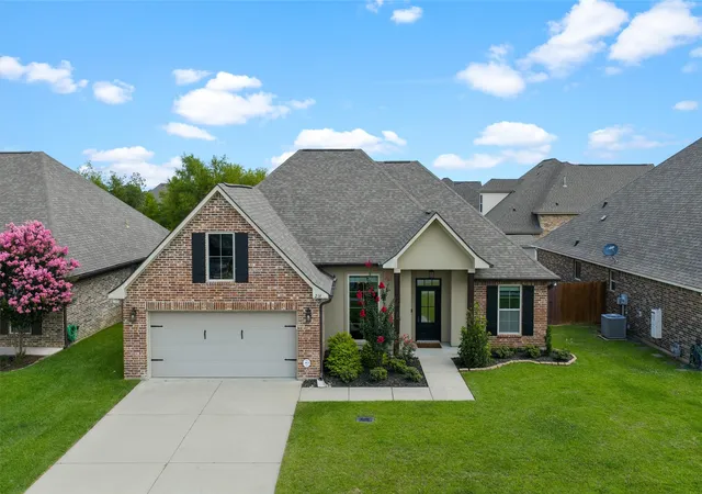 Photo 1 of Single family home for sale at 214 Apalachee Wy, Bossier City, LA 71111 | MLS# 21321961 | Listing updated on 2026-08-09