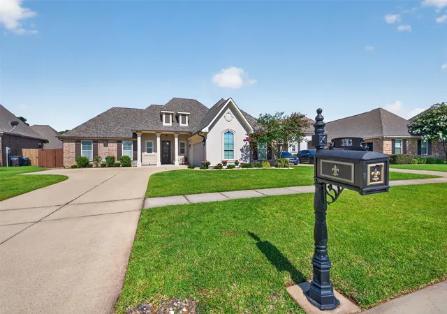 28th image of 343 Camelback Dr, Bossier City, LA 71111 | MLS# 21320468