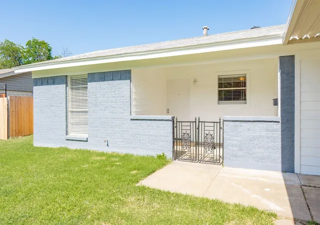 Homes for sale in Richland Hills, TX | 2717 Birch Park Dr, Richland Hills, TX 76118 | MLS# 21320040
