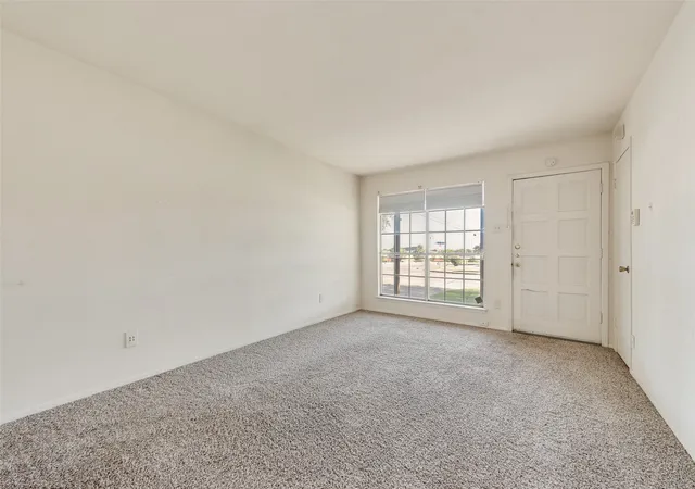 Photo 2 of Sale Pending at 102 Silver Creek Dr, Duncanville, TX 75137 | MLS# 21322219 | Listing updated on 2026-08-19