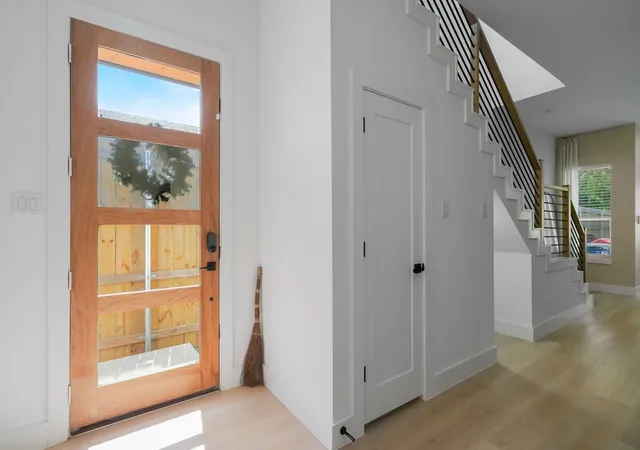 Photo 3 of Single family home for sale at 1908 Duluth St, Dallas, TX 75212 | MLS# 21321136 | Listing updated on 2026-09-24