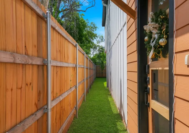 Photo 4 of Single family home for sale at 1908 Duluth St, Dallas, TX 75212 | MLS# 21321136 | Listing updated on 2026-09-24