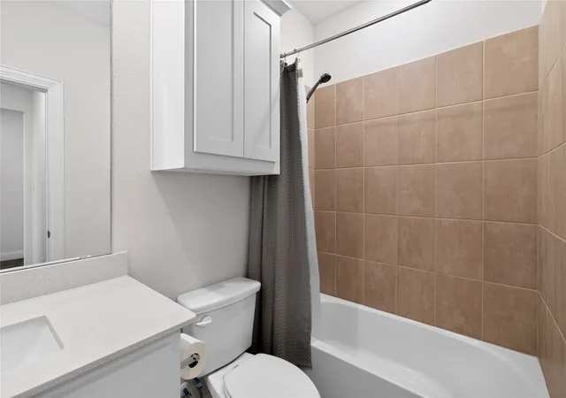 Photo 3 of Single family home for sale at 300 Breeds Hill Rd, Little Elm, TX 75068 | MLS# 21322241 | Listing updated on 2026-09-01