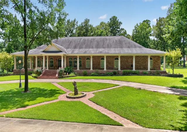 Photo 1 of Single family home for sale at 3669 Fountainbleau Rd, Keithville, LA 71047 | MLS# 21319769 | Listing updated on 2026-09-16