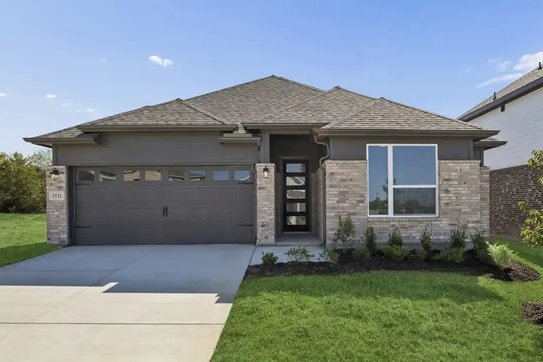 Photo 1 of Single family home for sale at 1532 Oakdale Dr, Kaufman, TX 75142 | MLS# 21322275 | Listing updated on 2026-10-28