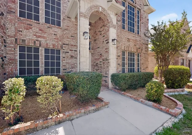 Photo 3 of Single family home for sale at 8613 Russell Dr, Rowlett, TX 75089 | MLS# 21322295 | Listing updated on 2026-09-29