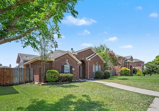 Photo 2 of Sale Pending at 2514 Decoy Dr, Mesquite, TX 75181 | MLS# 21312802 | Listing updated on 2026-08-22