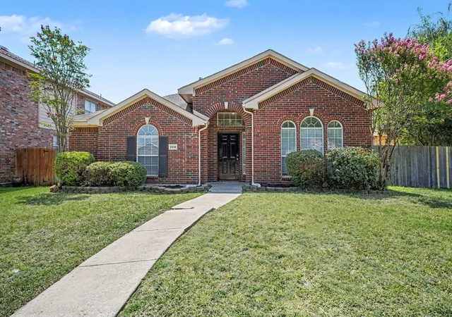 Photo 3 of Sale Pending at 2514 Decoy Dr, Mesquite, TX 75181 | MLS# 21312802 | Listing updated on 2026-08-22