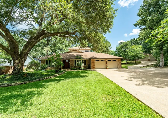 Photo 3 of Sale Pending at 17594 Carol Cir, Flint, TX 75762 | MLS# 21322338 | Listing updated on 2026-07-24