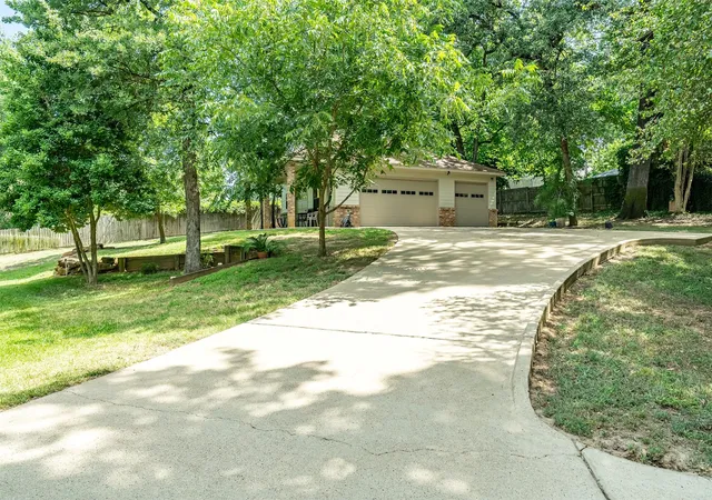 Photo 3 of Sale Pending at 17594 Carol Cir, Flint, TX 75762 | MLS# 21322338 | Listing updated on 2026-07-24
