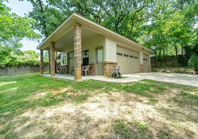 Photo 4 of Sale Pending at 17594 Carol Cir, Flint, TX 75762 | MLS# 21322338 | Listing updated on 2026-07-24