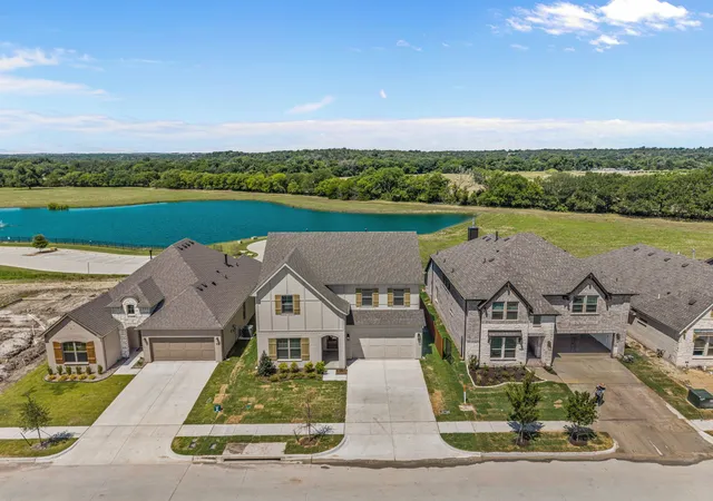 Photo 3 of Single family home for sale at 920 Sandpiper Dr, Aledo, TX 76008 | MLS# 21316919 | Listing updated on 2026-08-16