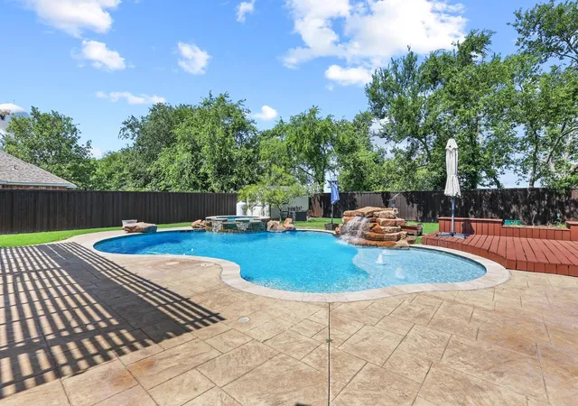 Photo 3 of Single family home for sale at 121 Sunset Ln, Whitewright, TX 75491 | MLS# 21321938 | Listing updated on 2026-07-12