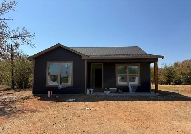 Photo 1 of Single family home for sale at 414 E Belknap St, Jacksboro, TX 76458 | MLS# 21316494 | Listing updated on 2026-09-16
