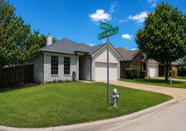 1st image of 3601 Lasso Rd, Fort Worth, TX 76262 | MLS# 21320886