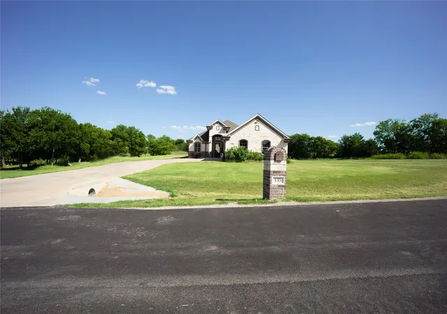 Photo 2 of Single family home for sale at 135 Turnberry Ln, Corsicana, TX 75110 | MLS# 21322384 | Listing updated on 2026-08-22