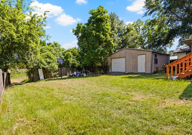 Photo 4 of Single family home for sale at 720 Buffalo St, Gilmer, TX 75644 | MLS# 21322204 | Listing updated on 2026-10-06