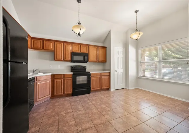 Photo 4 of Sale Pending at 1405 Chase Trl, Mansfield, TX 76063 | MLS# 21293189 | Listing updated on 2026-08-28