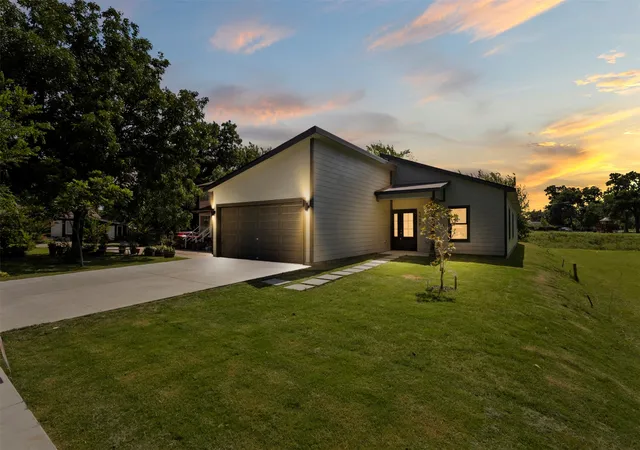 Photo 2 of Single family home for sale at 4406 S Ottawa Rd, Dallas, TX 75212 | MLS# 21322488 | Listing updated on 2026-08-30