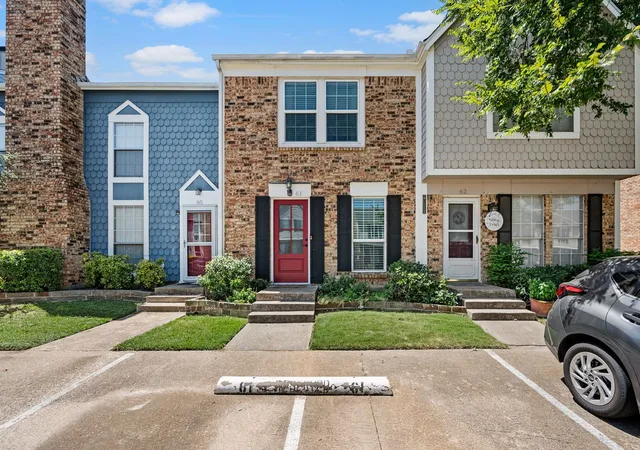 Photo 2 of Sale Pending at 61 Abbey Rd, Euless, TX 76039 | MLS# 21319474 | Listing updated on 2026-08-28