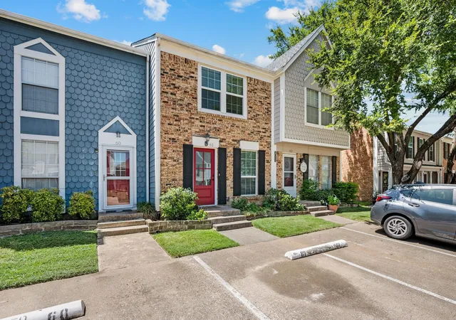 Photo 2 of Sale Pending at 61 Abbey Rd, Euless, TX 76039 | MLS# 21319474 | Listing updated on 2026-08-28