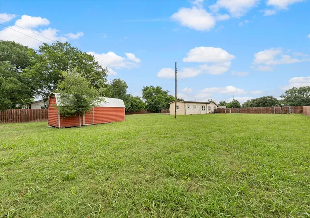 2nd image of 1305 S Robinson Dr, Robinson, TX 76706 | MLS# 21322447