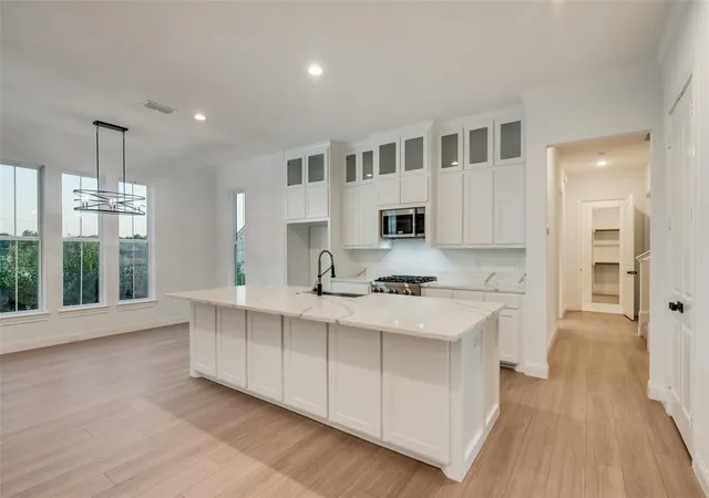 Photo 3 of Single family home for sale at 1203 Chapel Dr, Rockwall, TX 75032 | MLS# 21322553 | Listing updated on 2026-08-31
