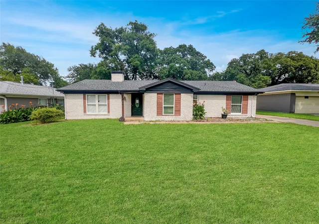 Photo 1 of Sale Pending at 1306 Elby St, Irving, TX 75061 | MLS# 21322542 | Listing updated on 2026-08-22
