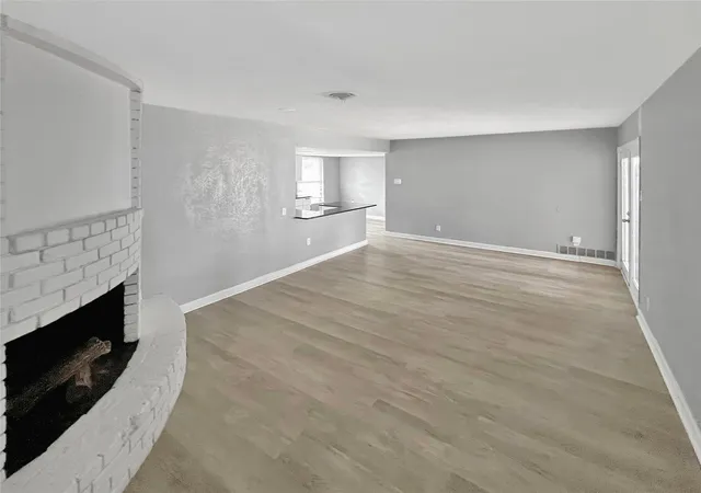 Photo 4 of Sale Pending at 1306 Elby St, Irving, TX 75061 | MLS# 21322542 | Listing updated on 2026-08-22