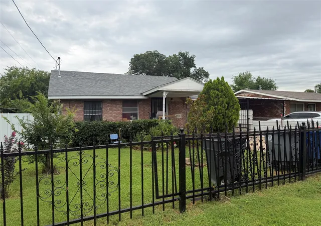Photo 1 of Single family home for sale at 3514 Ingersoll St, Dallas, TX 75212 | MLS# 21306782 | Listing updated on 2026-07-15