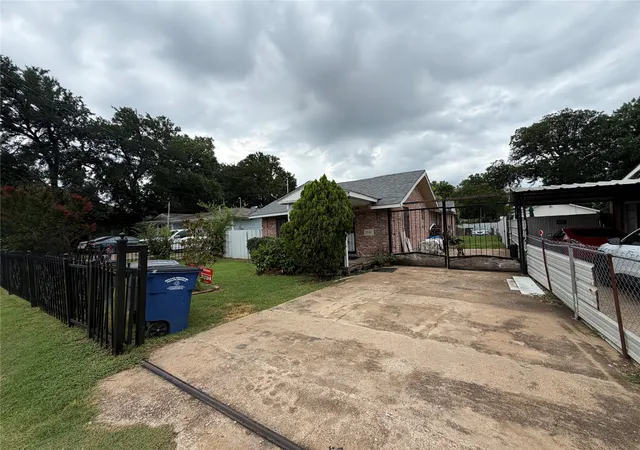 Photo 2 of Single family home for sale at 3514 Ingersoll St, Dallas, TX 75212 | MLS# 21306782 | Listing updated on 2026-07-15