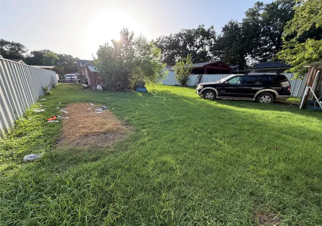 Photo 3 of Single family home for sale at 3514 Ingersoll St, Dallas, TX 75212 | MLS# 21306782 | Listing updated on 2026-07-15