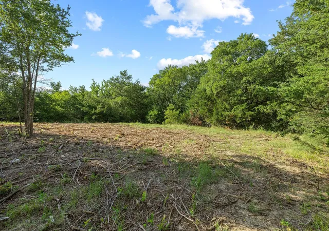 Photo 1 of Sale Pending at Tbd N Pecan St/us Hwy 69, Bells, TX 75414 | MLS# 21311228 | Listing updated on 2026-10-02