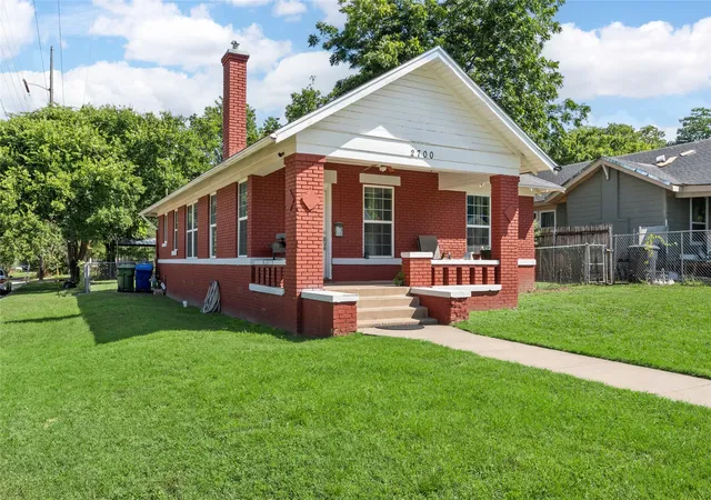 Photo 2 of Single family home for sale at 2700 Cole Ave, Waco, TX 76707 | MLS# 21322606 | Listing updated on 2026-08-08