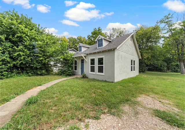 Photo 1 of Single family home for sale at 1118 Lexington St, Waco, TX 76711 | MLS# 21322587 | Listing updated on 2026-08-18