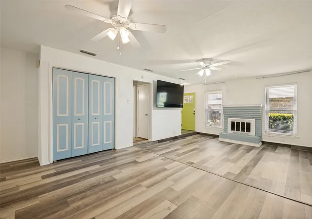 Photo 4 of Condo for sale at 9650 Bryson Dr, Dallas, TX 75238 | MLS# 21322716 | Listing updated on 2026-08-05