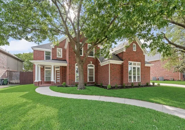 Photo 3 of Single family home for sale at 404 Parkside Ct, Murphy, TX 75094 | MLS# 21320570 | Listing updated on 2026-08-28