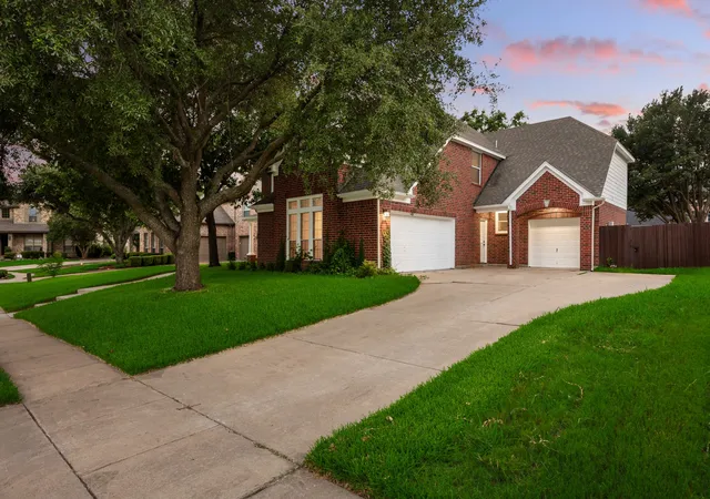 Photo 4 of Single family home for sale at 404 Parkside Ct, Murphy, TX 75094 | MLS# 21320570 | Listing updated on 2026-08-28