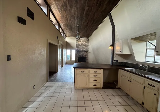 Photo 4 of Single family home for sale at 2066 Vine St, Abilene, TX 79602 | MLS# 21322757 | Listing updated on 2026-08-04