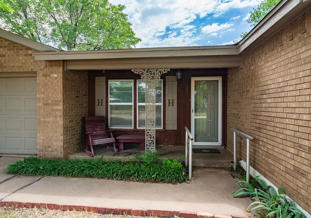 Photo 2 of Single family home for sale at 909 S Anson, Stamford, TX 79553 | MLS# 21322784 | Listing updated on 2026-07-07
