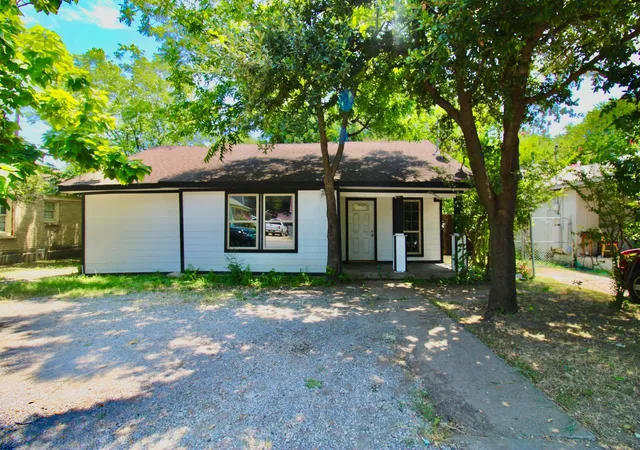 Photo 1 of Single family home for sale at 1206 S Edgefield Ave, Dallas, TX 75208 | MLS# 21322785 | Listing updated on 2026-08-05