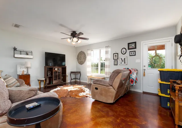 Photo 4 of Single family home for sale at 1002 County Road 209, Wingate, TX 79566 | MLS# 21321662 | Listing updated on 2026-09-30