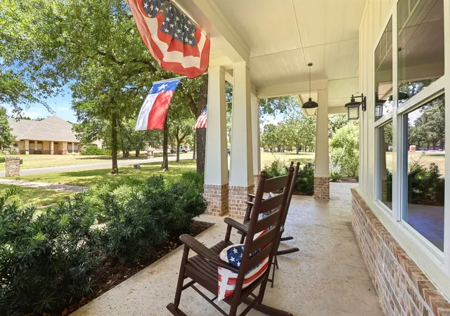 Photo 4 of Single family home for sale at 533 S Sugartree Dr, Lipan, TX 76462 | MLS# 21321982 | Listing updated on 2026-08-22