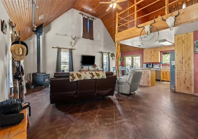 Photo 3 of House for sale at 262 N Cheyenne Trl, Springtown, TX 76082 | MLS# 21322800 | Listing updated on 2026-08-31