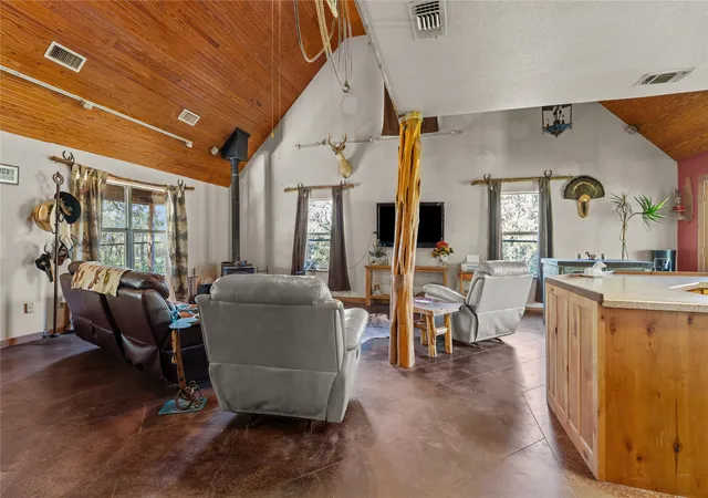 Photo 4 of House for sale at 262 N Cheyenne Trl, Springtown, TX 76082 | MLS# 21322800 | Listing updated on 2026-08-31