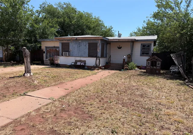 Photo 2 of Single family home for sale at 1217 Fannin St, Abilene, TX 79603 | MLS# 21322804 | Listing updated on 2026-08-17