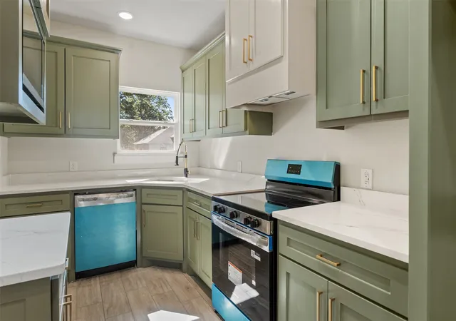 Photo 4 of Single family home for sale at 128 Arapaho Trl, Mabank, TX 75156 | MLS# 21322912 | Listing updated on 2026-09-24