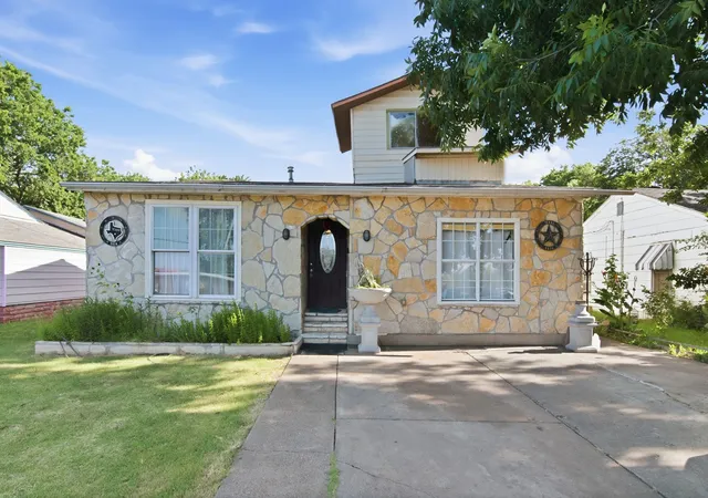 Photo 1 of Sale Pending at 8814 Clifford St, Fort Worth, TX 76108 | MLS# 21318224 | Listing updated on 2026-08-25