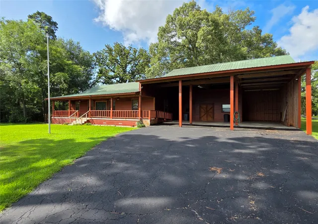 Photo 1 of Single family home for sale at 529 Wildewood Dr, Chandler, TX 75758 | MLS# 21300206 | Listing updated on 2026-10-03